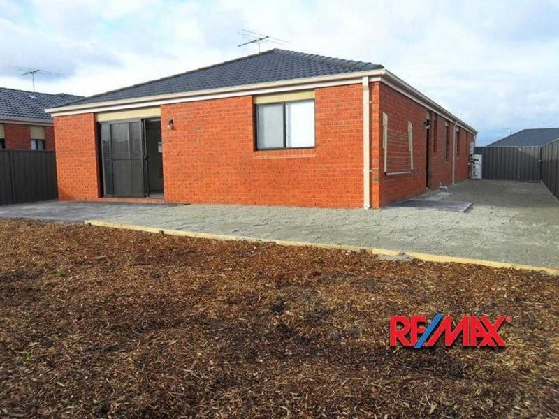 17 Boldrewood Place, Lynbrook VIC 3975