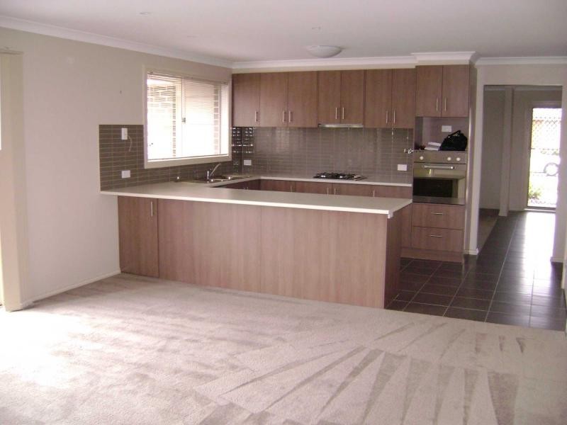 41 Charlbury Crescent, Cranbourne North VIC 3977