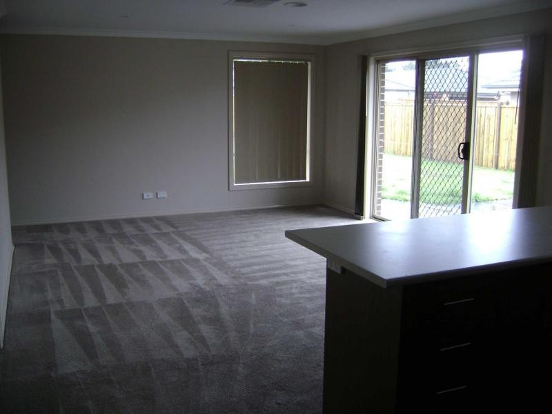 41 Charlbury Crescent, Cranbourne North VIC 3977