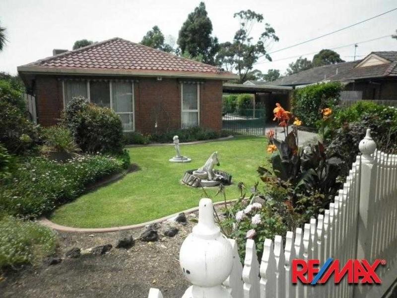 17 Garnet Court, Hampton Park VIC 3976