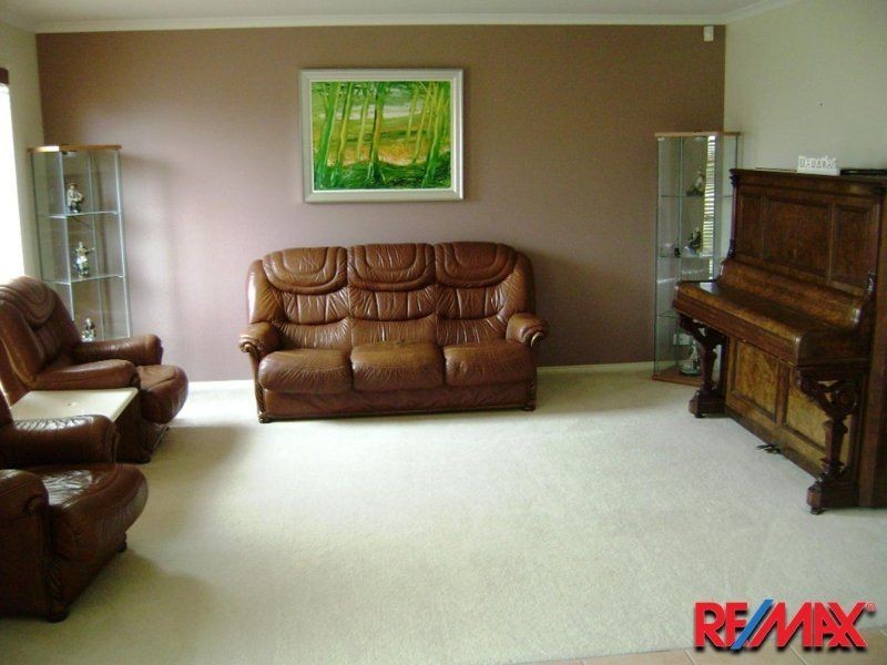 8 Sun Valley Boulevard, Lynbrook VIC 3975