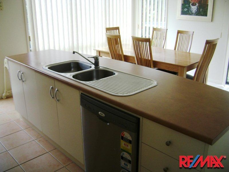 8 Sun Valley Boulevard, Lynbrook VIC 3975