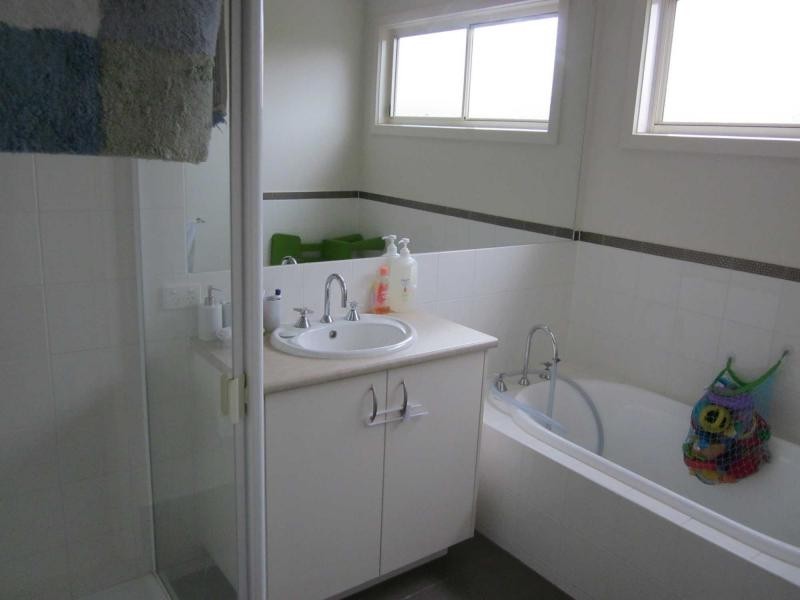 32 Kirren Close, Cranbourne VIC 3977