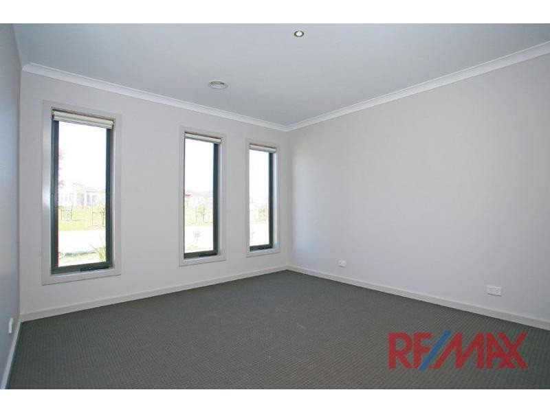 126 Alisma Boulevard, Cranbourne VIC 3977