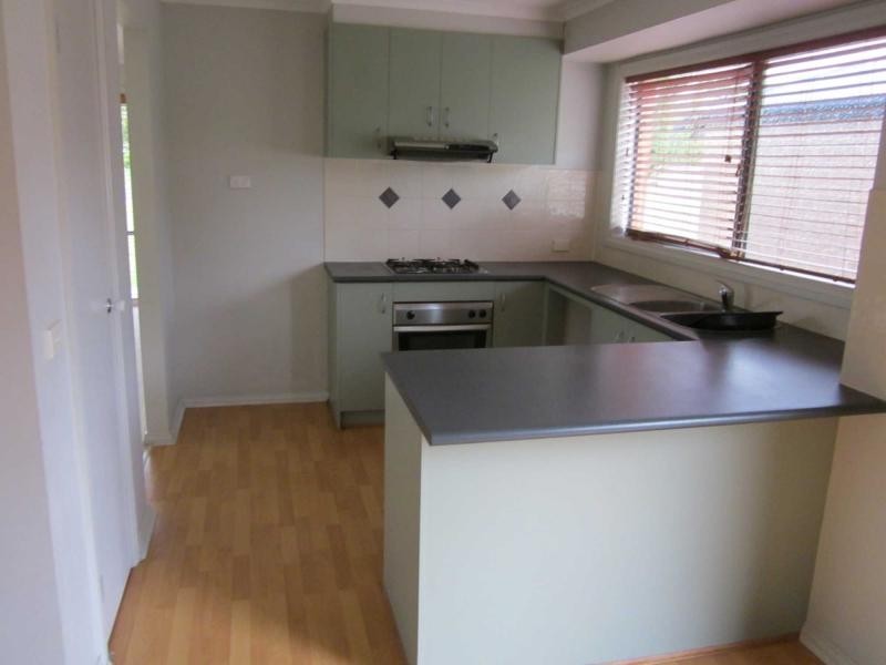 16 Fetlock Lane, Cranbourne East VIC 3977