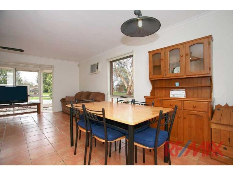 40 Gipps Crescent, Cranbourne VIC 3977