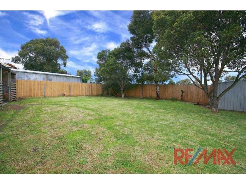 40 Gipps Crescent, Cranbourne VIC 3977
