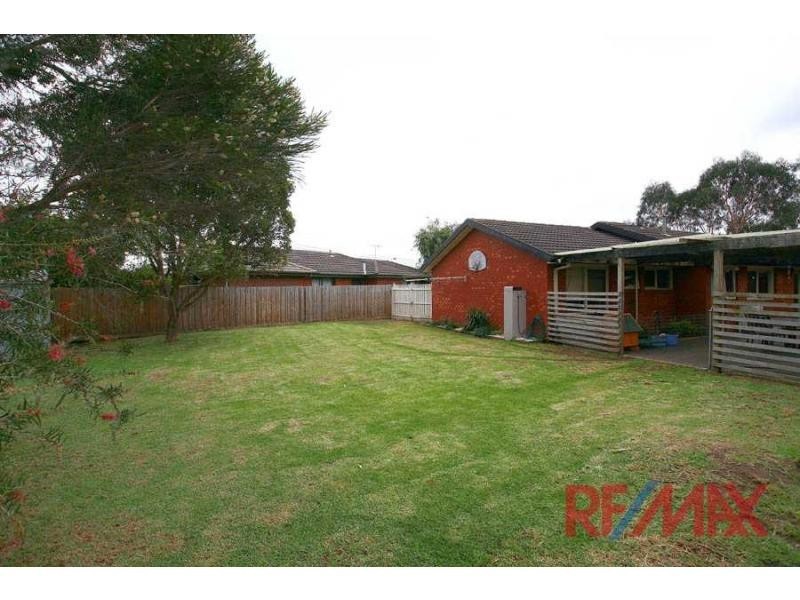 40 Gipps Crescent, Cranbourne VIC 3977