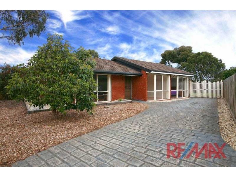 40 Gipps Crescent, Cranbourne VIC 3977