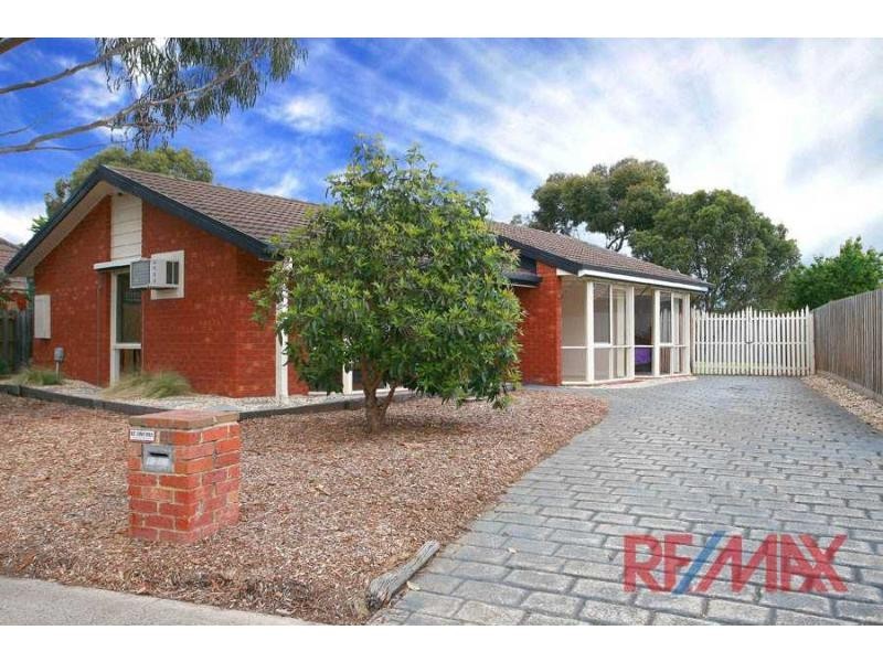 40 Gipps Crescent, Cranbourne VIC 3977