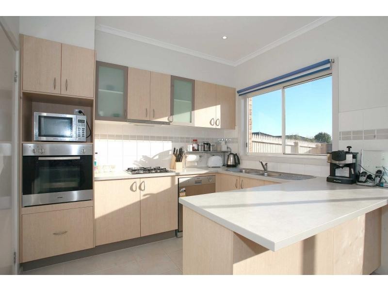 50 Kirren Close, Cranbourne VIC 3977