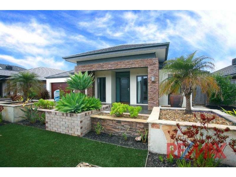 11 Brookwater Parade, Lyndhurst VIC 3975