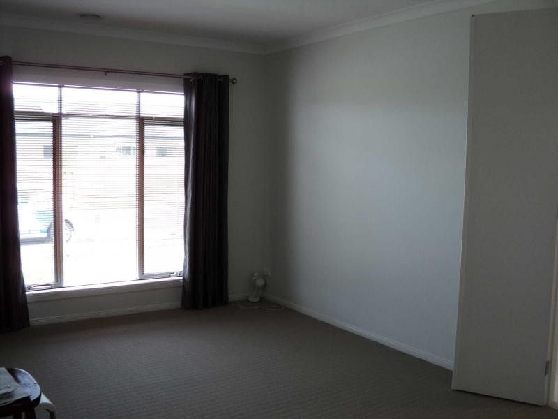 51 Charlbury Crescent, Cranbourne North VIC 3977