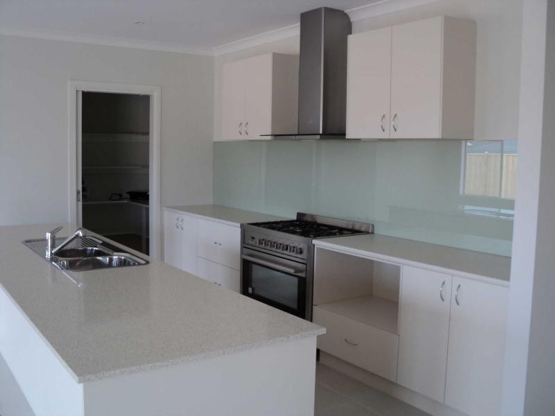 51 Charlbury Crescent, Cranbourne North VIC 3977