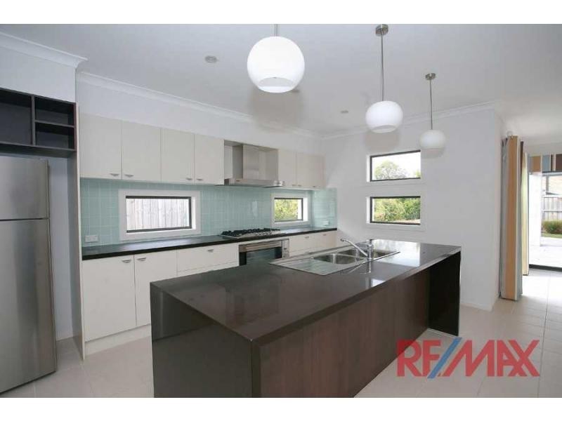 11 Brookwater Parade, Lyndhurst VIC 3975