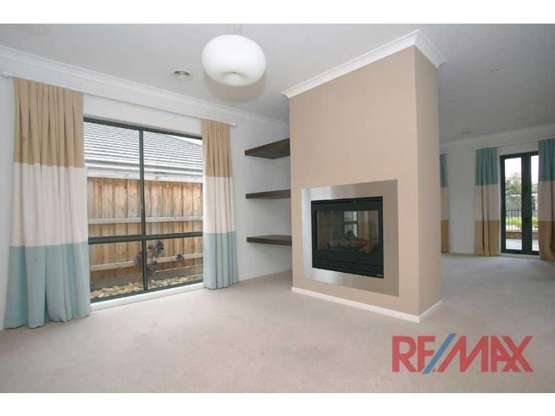 11 Brookwater Parade, Lyndhurst VIC 3975