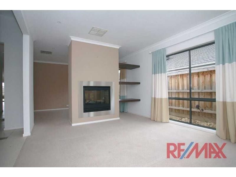 11 Brookwater Parade, Lyndhurst VIC 3975