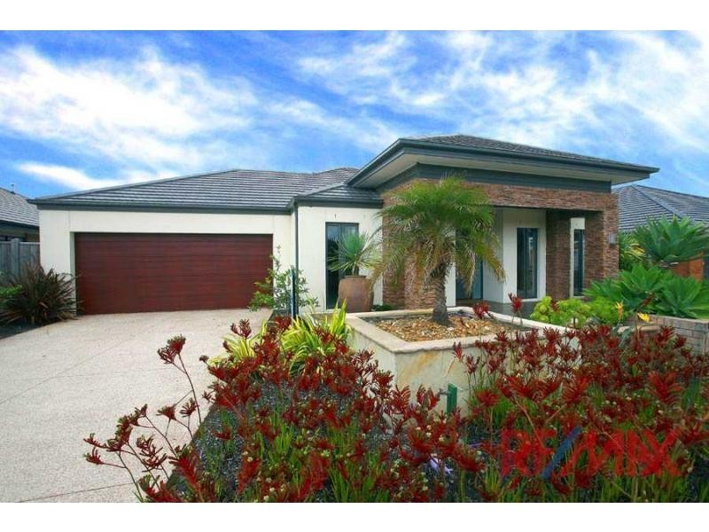 11 Brookwater Parade, Lyndhurst VIC 3975