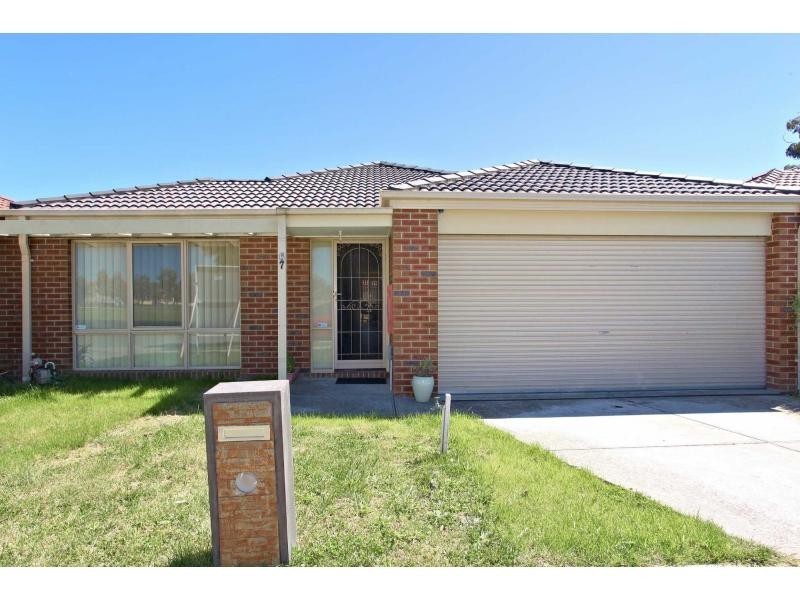 67 Golden Grove Drive, Narre Warren South VIC 3805