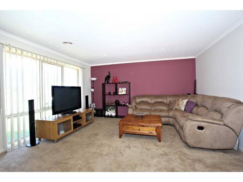 67 Golden Grove Drive, Narre Warren South VIC 3805