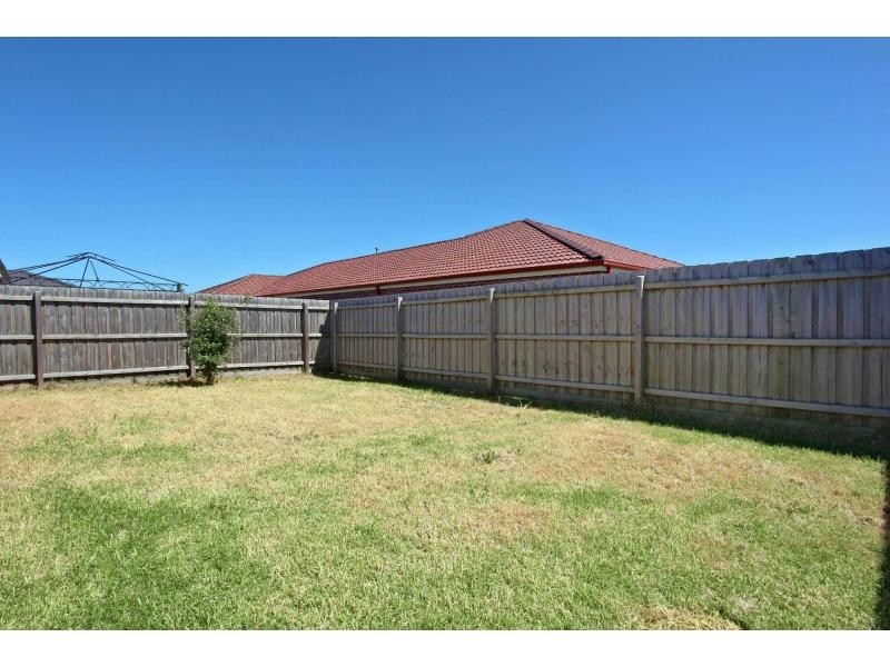 67 Golden Grove Drive, Narre Warren South VIC 3805