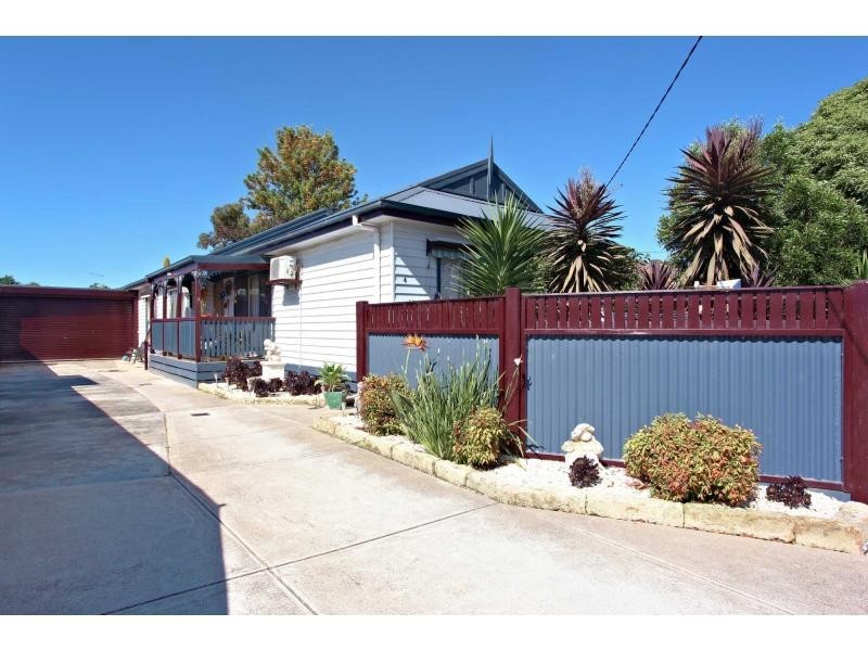 4 Glenwood Court, Cranbourne VIC 3977