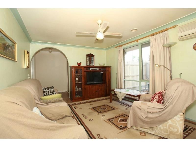 3 Caroline Crescent, Cranbourne VIC 3977