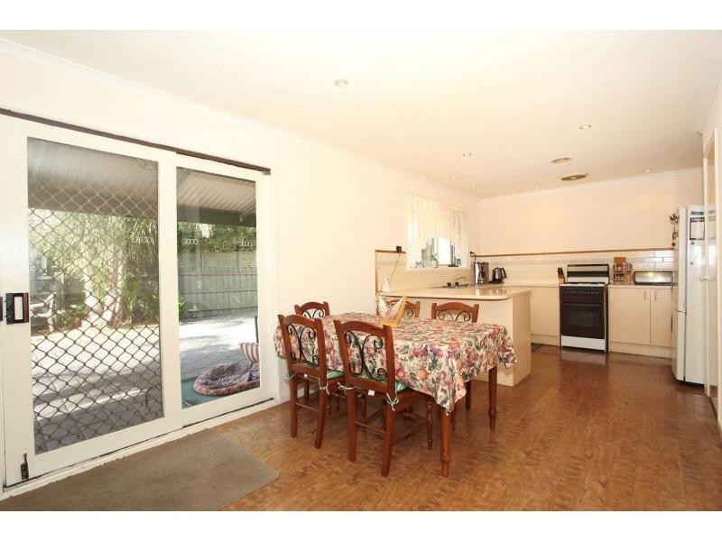 3 Caroline Crescent, Cranbourne VIC 3977