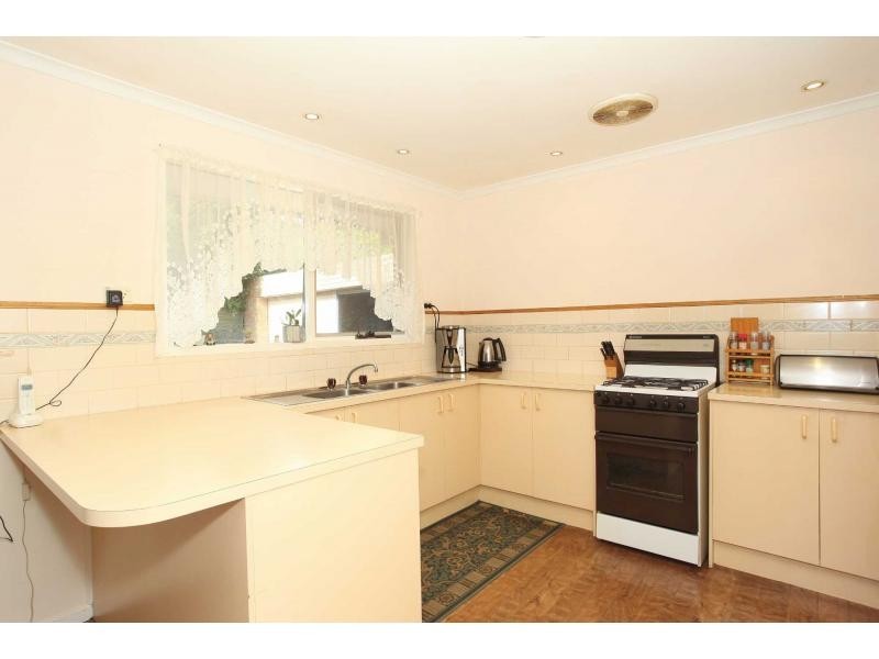 3 Caroline Crescent, Cranbourne VIC 3977