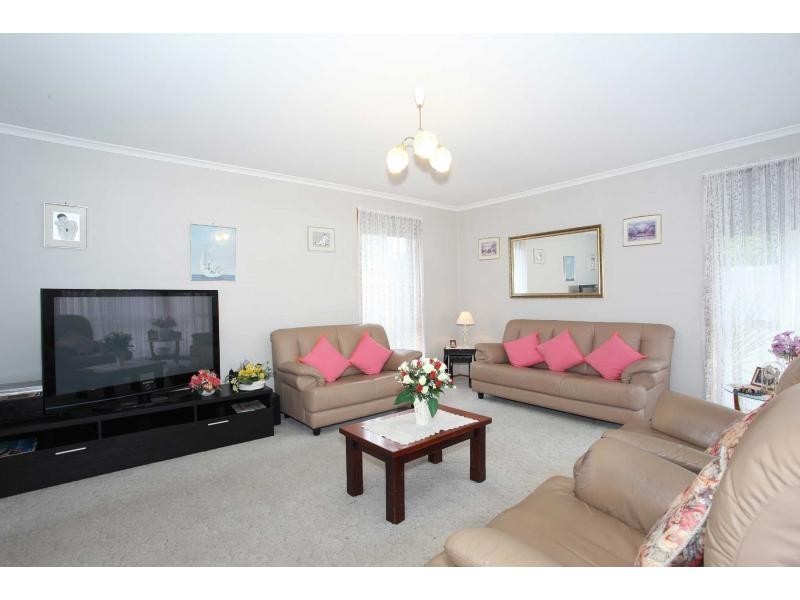 Unit 1/6 Hazlitt Court, Cranbourne VIC 3977