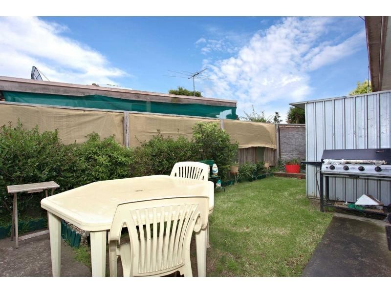 Unit 1/6 Hazlitt Court, Cranbourne VIC 3977