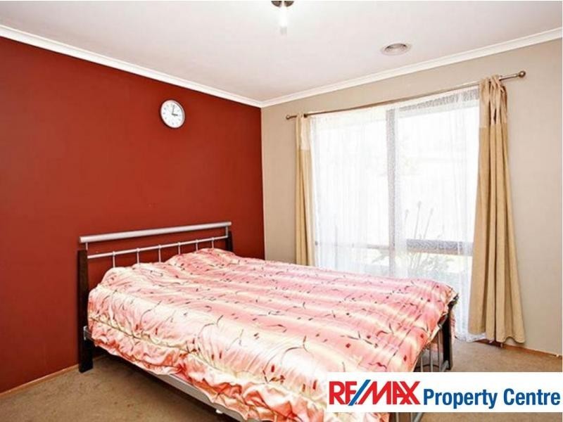 5 Ayres Close, Cranbourne VIC 3977