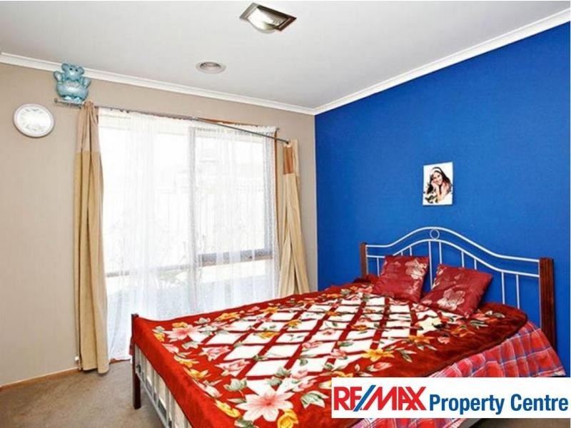 5 Ayres Close, Cranbourne VIC 3977