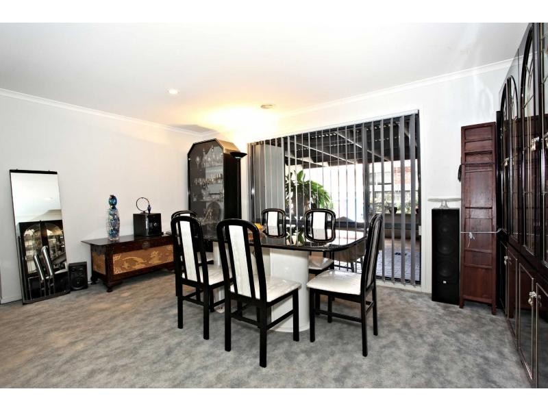 8 Dunmore Court, Cranbourne VIC 3977