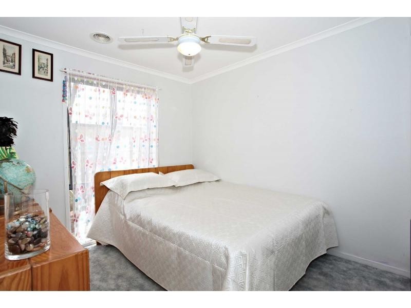 8 Dunmore Court, Cranbourne VIC 3977