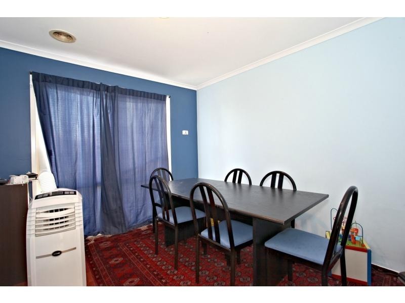 1 Emoh Close, Cranbourne VIC 3977