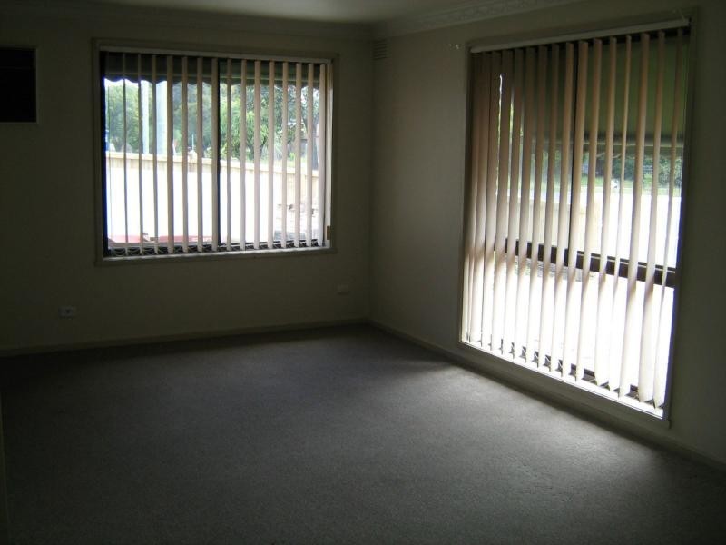 77 Camms Road, Cranbourne VIC 3977