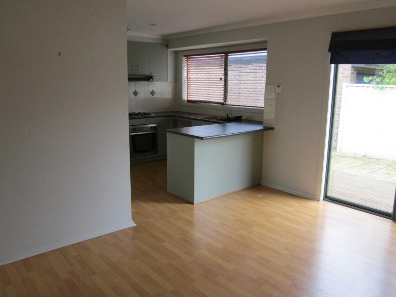 16 Fetlock Lane, Cranbourne East VIC 3977