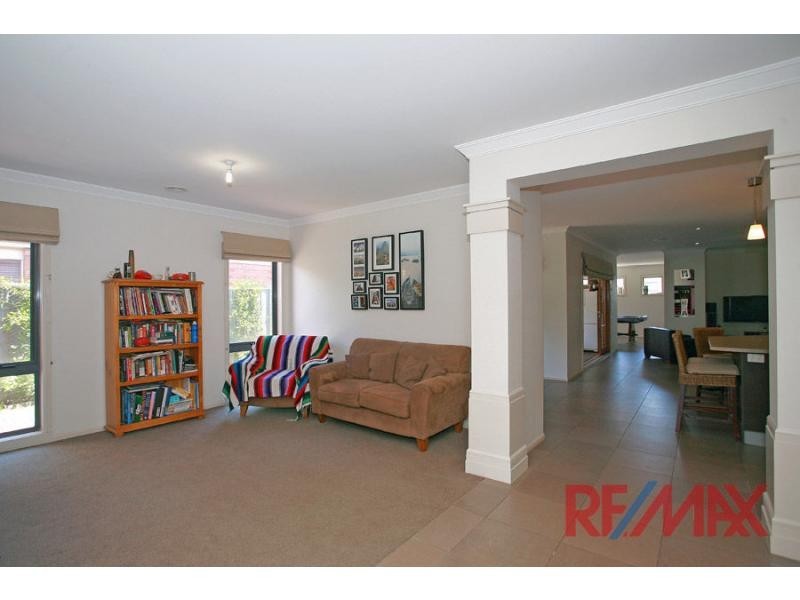 14 Alpine Heath Way, Lyndhurst VIC 3975