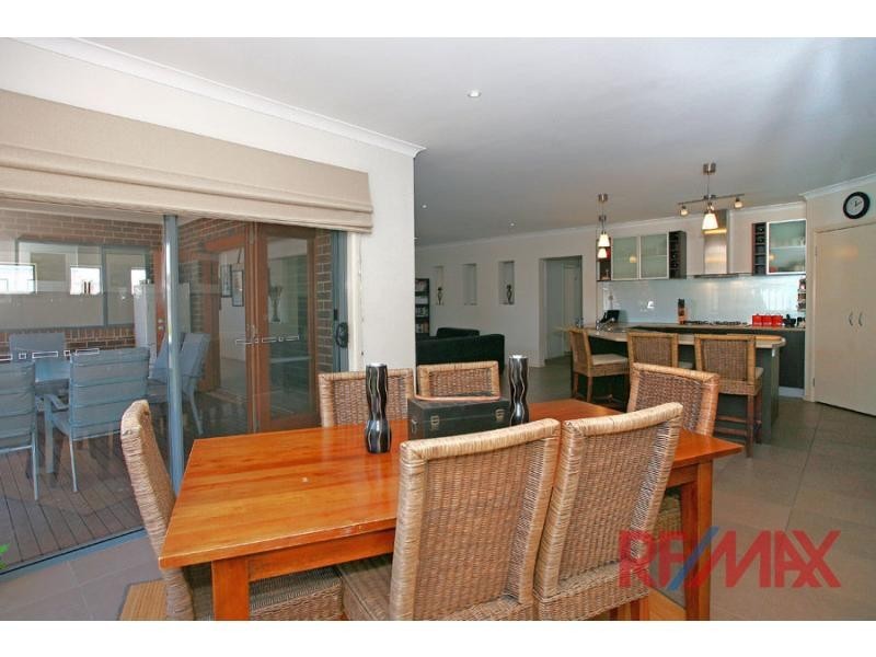 14 Alpine Heath Way, Lyndhurst VIC 3975