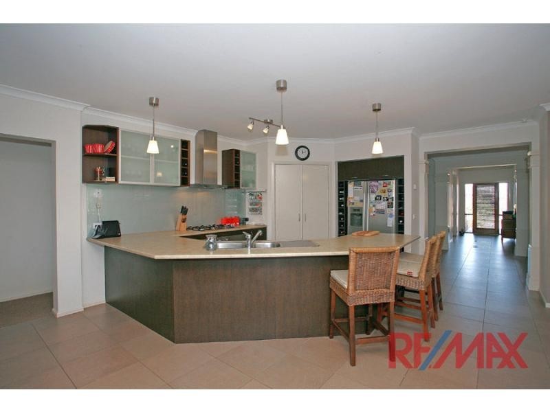 14 Alpine Heath Way, Lyndhurst VIC 3975