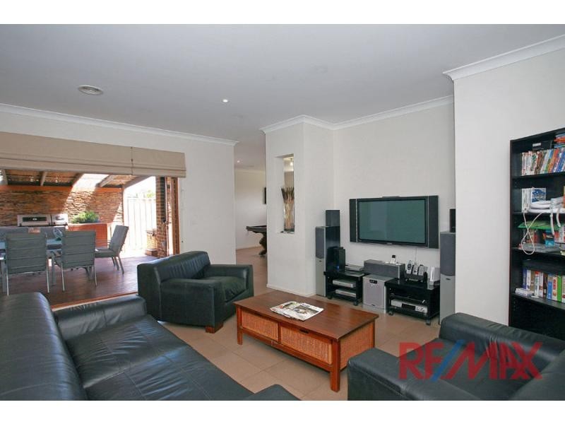 14 Alpine Heath Way, Lyndhurst VIC 3975