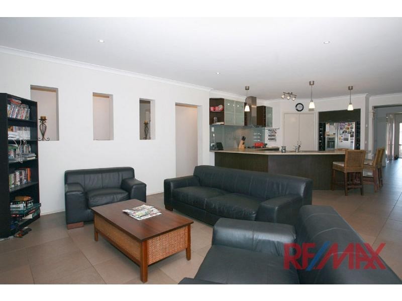 14 Alpine Heath Way, Lyndhurst VIC 3975