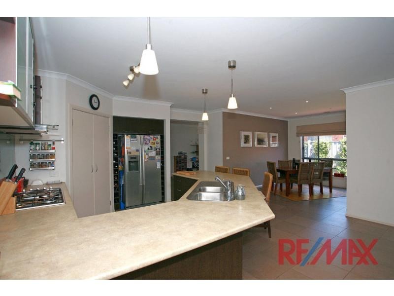 14 Alpine Heath Way, Lyndhurst VIC 3975