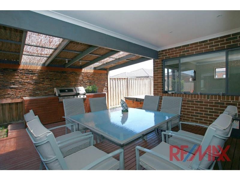 14 Alpine Heath Way, Lyndhurst VIC 3975