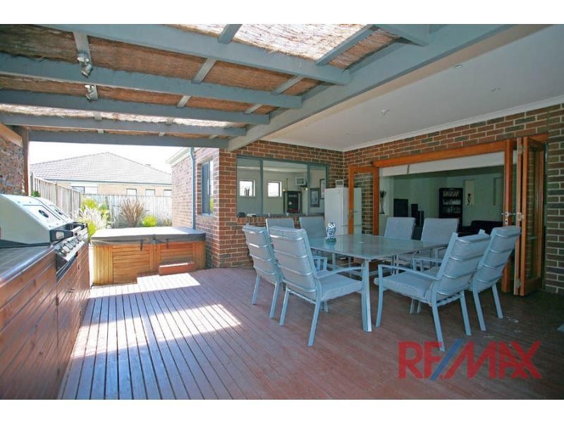 14 Alpine Heath Way, Lyndhurst VIC 3975