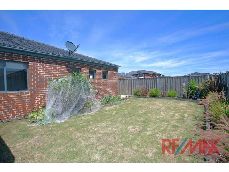 14 Alpine Heath Way, Lyndhurst VIC 3975