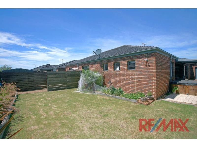 14 Alpine Heath Way, Lyndhurst VIC 3975
