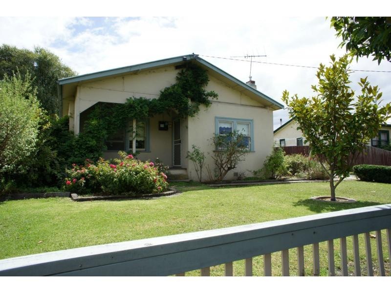 34 Railway Avenue, Tynong VIC 3813