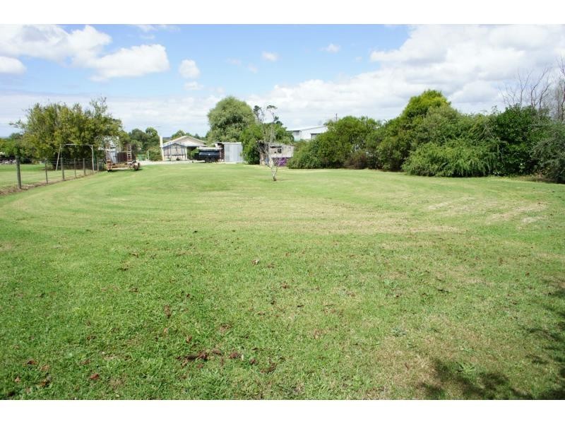 34 Railway Avenue, Tynong VIC 3813